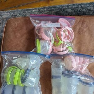 BUNDLE of 8 Pink and Green Comotomo baby Bottles